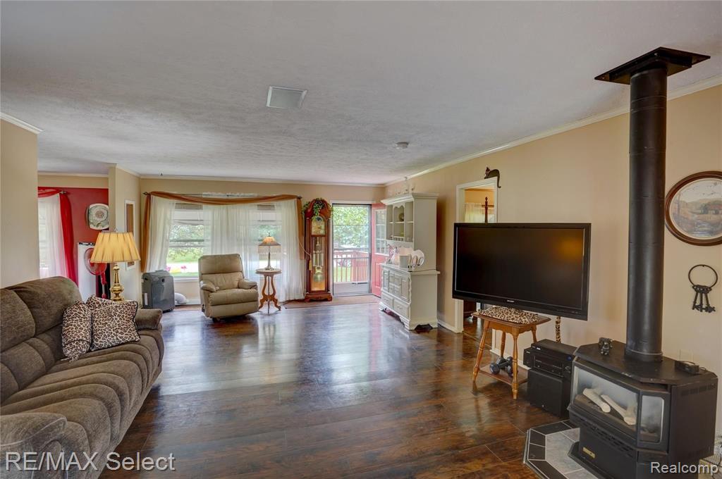1349 Howe Road Burton, MI 48509 - Photo 17 of 41
