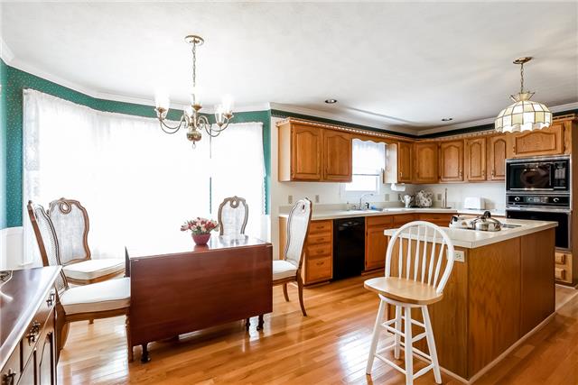 613 Cooks Hill Road Mount Juliet, TN 37122 - Photo 19 of 20 Eating Area has Bay Window