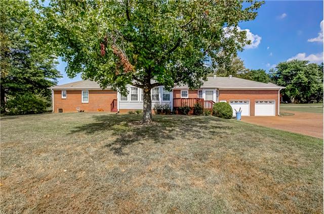 613 Cooks Hill Road Mount Juliet, TN 37122 - Photo 3 of 20 Beautiful Backyard