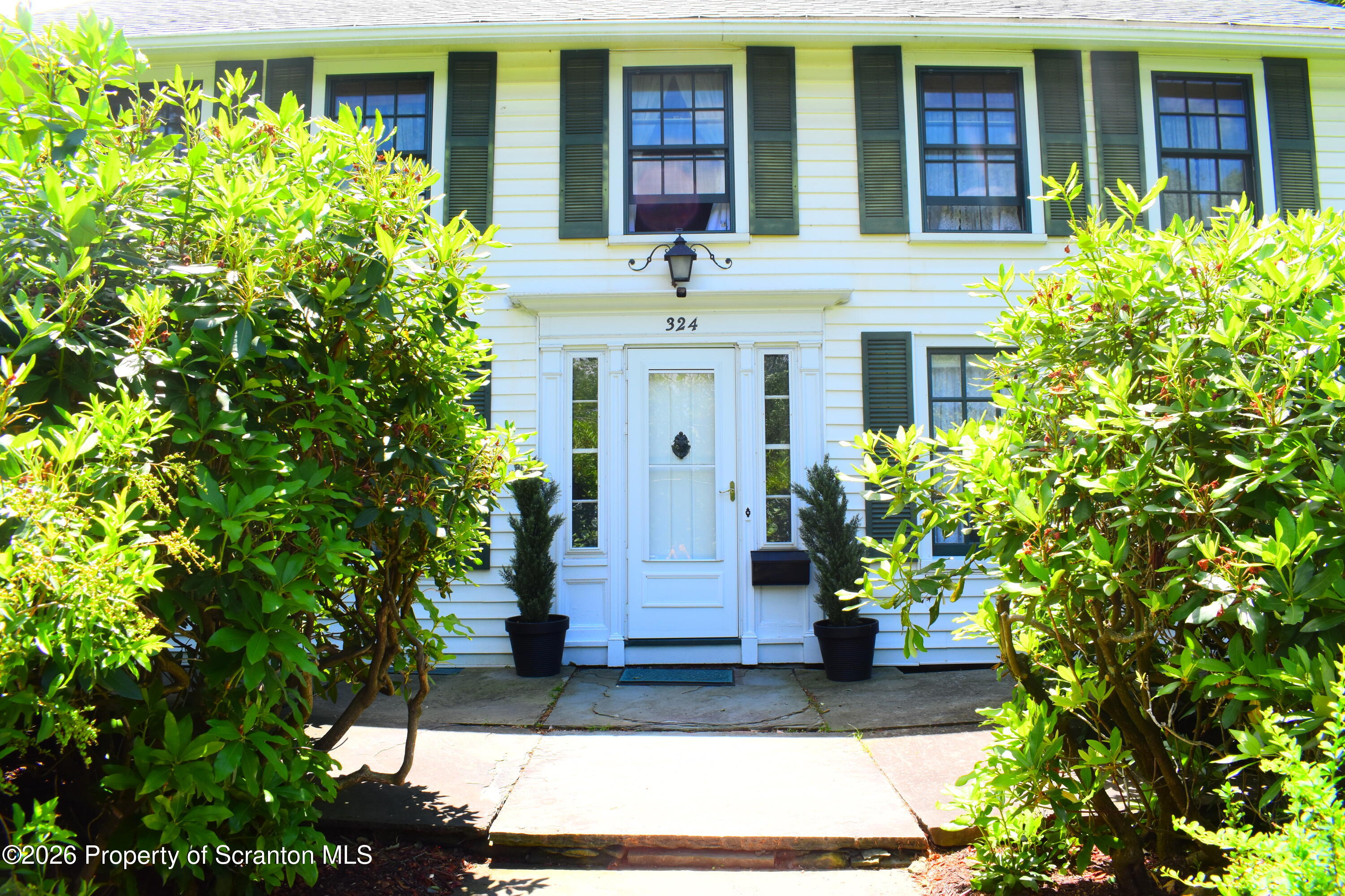 324 Cedar Street Montrose, PA 18801 - Photo 2 of 49 Closeup
