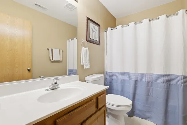 $275,000 | 1843 South Wentworth Circle, Romeoville, IL 60446