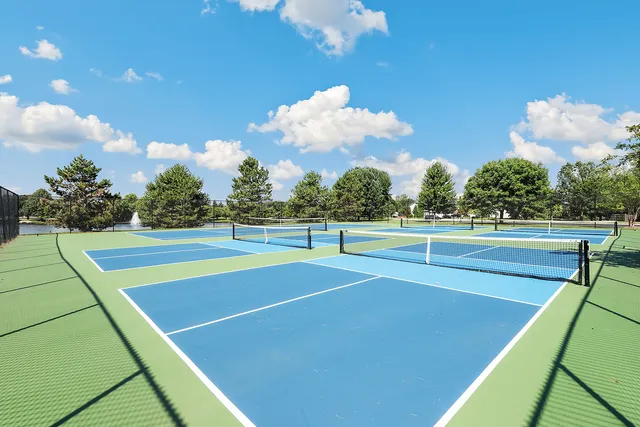 $275,000 | 1843 South Wentworth Circle, Romeoville, IL 60446