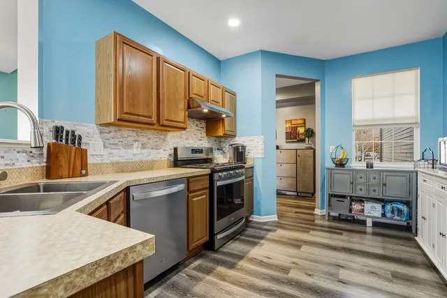 $275,000 | 1843 South Wentworth Circle, Romeoville, IL 60446