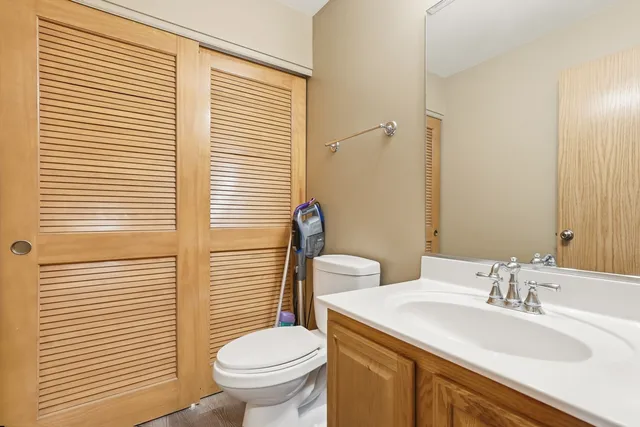 $275,000 | 1843 South Wentworth Circle, Romeoville, IL 60446