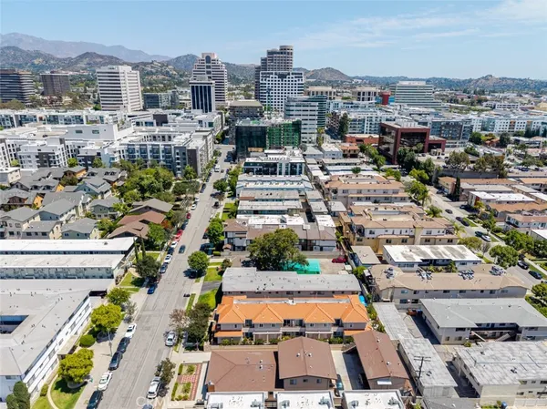 $1,950 | 340 West Doran Street, Unit 8, Glendale, CA 91203