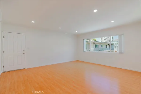 $1,950 | 340 West Doran Street, Unit 8, Glendale, CA 91203
