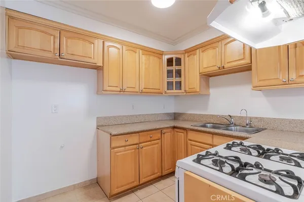 $1,950 | 340 West Doran Street, Unit 8, Glendale, CA 91203