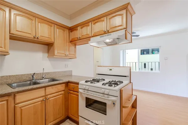 $1,950 | 340 West Doran Street, Unit 8, Glendale, CA 91203