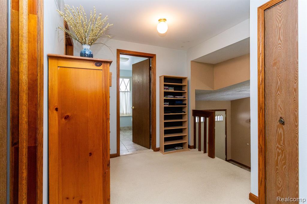 573 Lockmoore Court Rochester Hills, MI 48307 - Photo 29 of 59