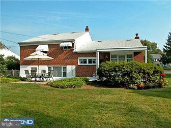 1864 Clayton Road Abington, PA 19001 - Photo 4 of 12 Exterior Back