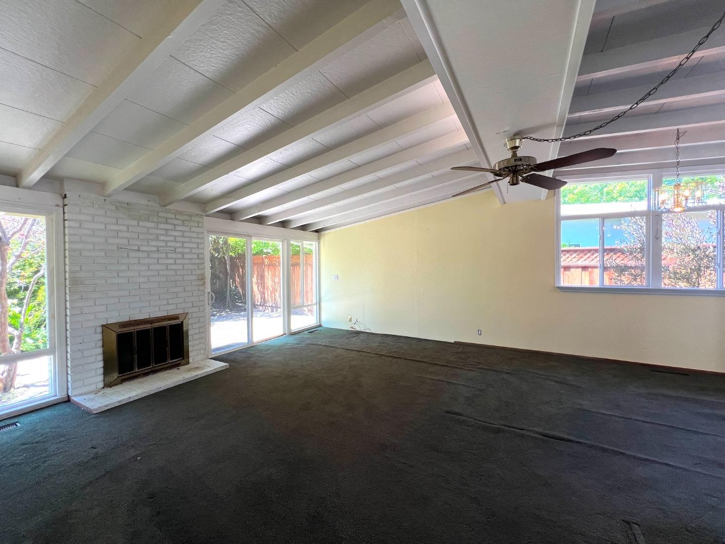 183 Thompson Square Mountain View, CA 94043 - Photo 8 of 28