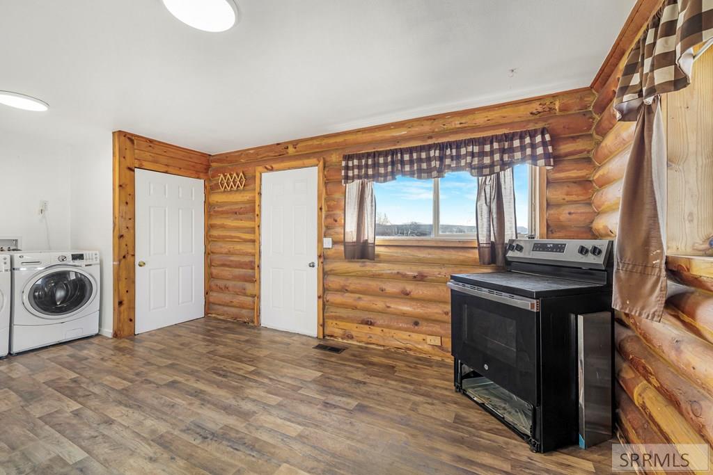 825 East 700 North Shelley, ID 83274 - Photo 12 of 52 Level 1 Kitchen