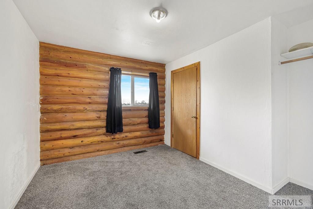 825 East 700 North Shelley, ID 83274 - Photo 20 of 52 Level 1 Master Bedroom