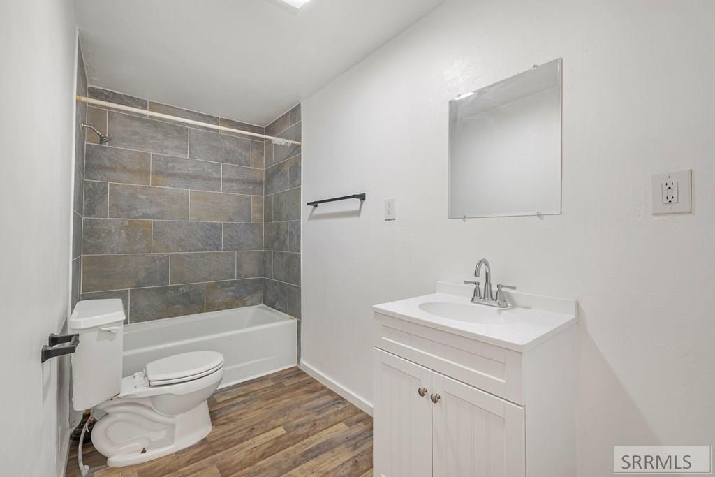 825 East 700 North Shelley, ID 83274 - Photo 30 of 52 Level 1 Main Bathroom