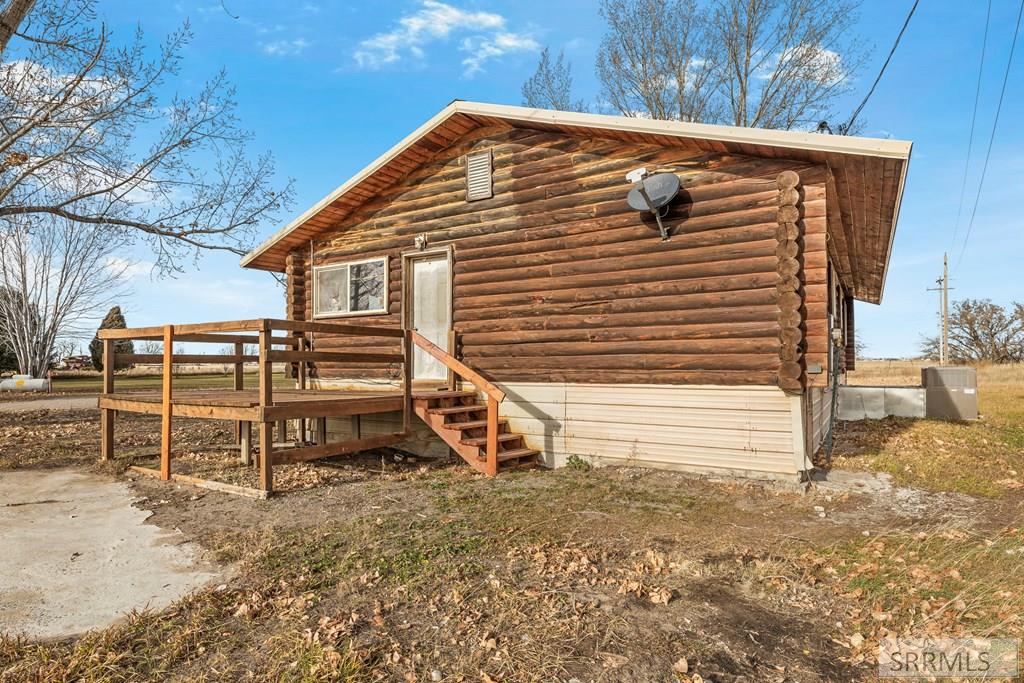 825 East 700 North Shelley, ID 83274 - Photo 4 of 52 Front Exterior