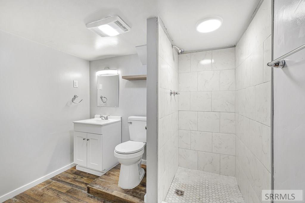 825 East 700 North Shelley, ID 83274 - Photo 42 of 52 Level 2 Bathroom
