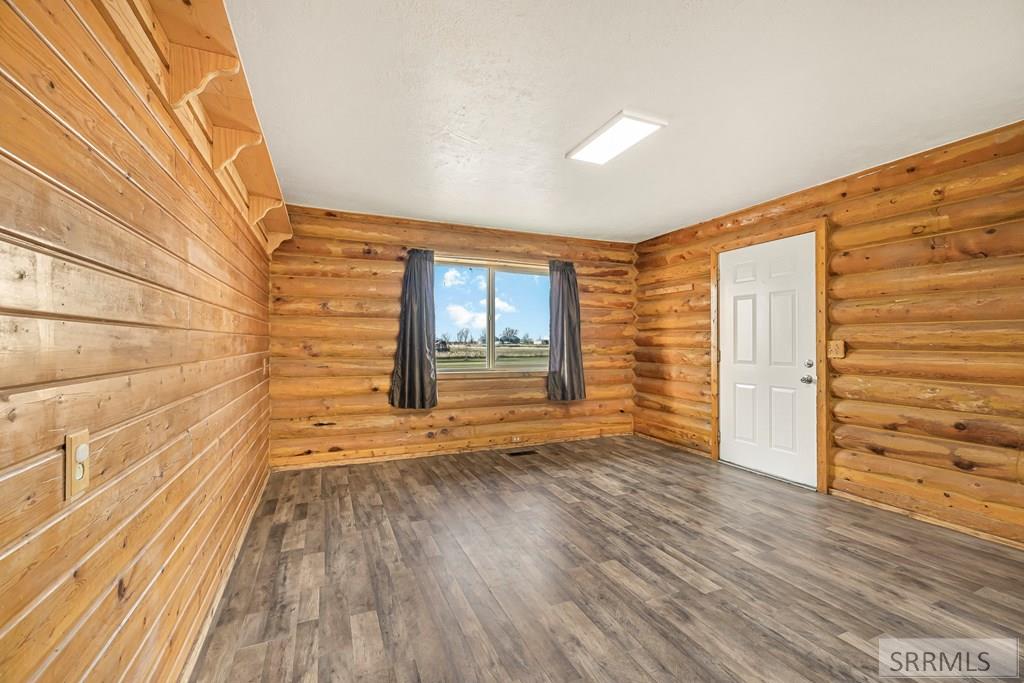 825 East 700 North Shelley, ID 83274 - Photo 5 of 52 Level 1 Living Room