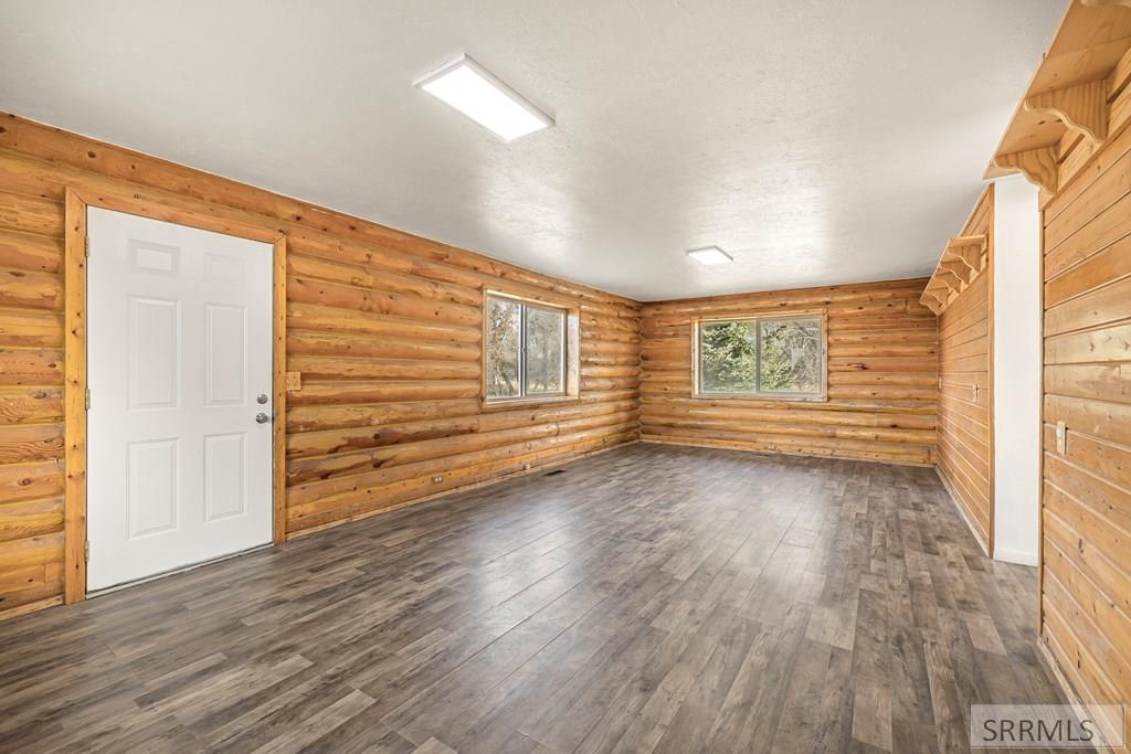 825 East 700 North Shelley, ID 83274 - Photo 10 of 52 Level 1 Living Room