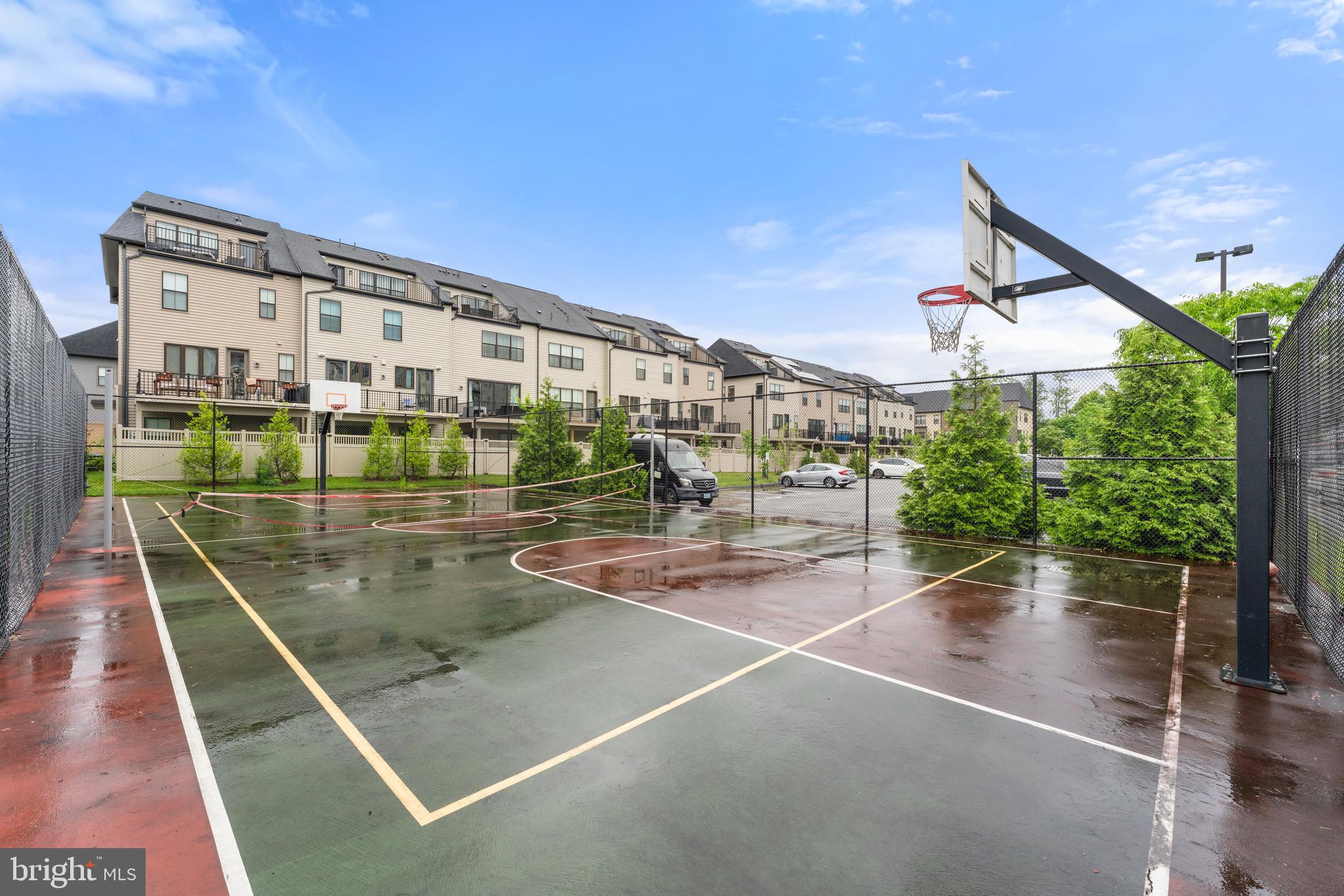 6301 Edsall Road, Unit 400 Alexandria, VA 22312 - Photo 27 of 28 Outdoor Athletic Area
