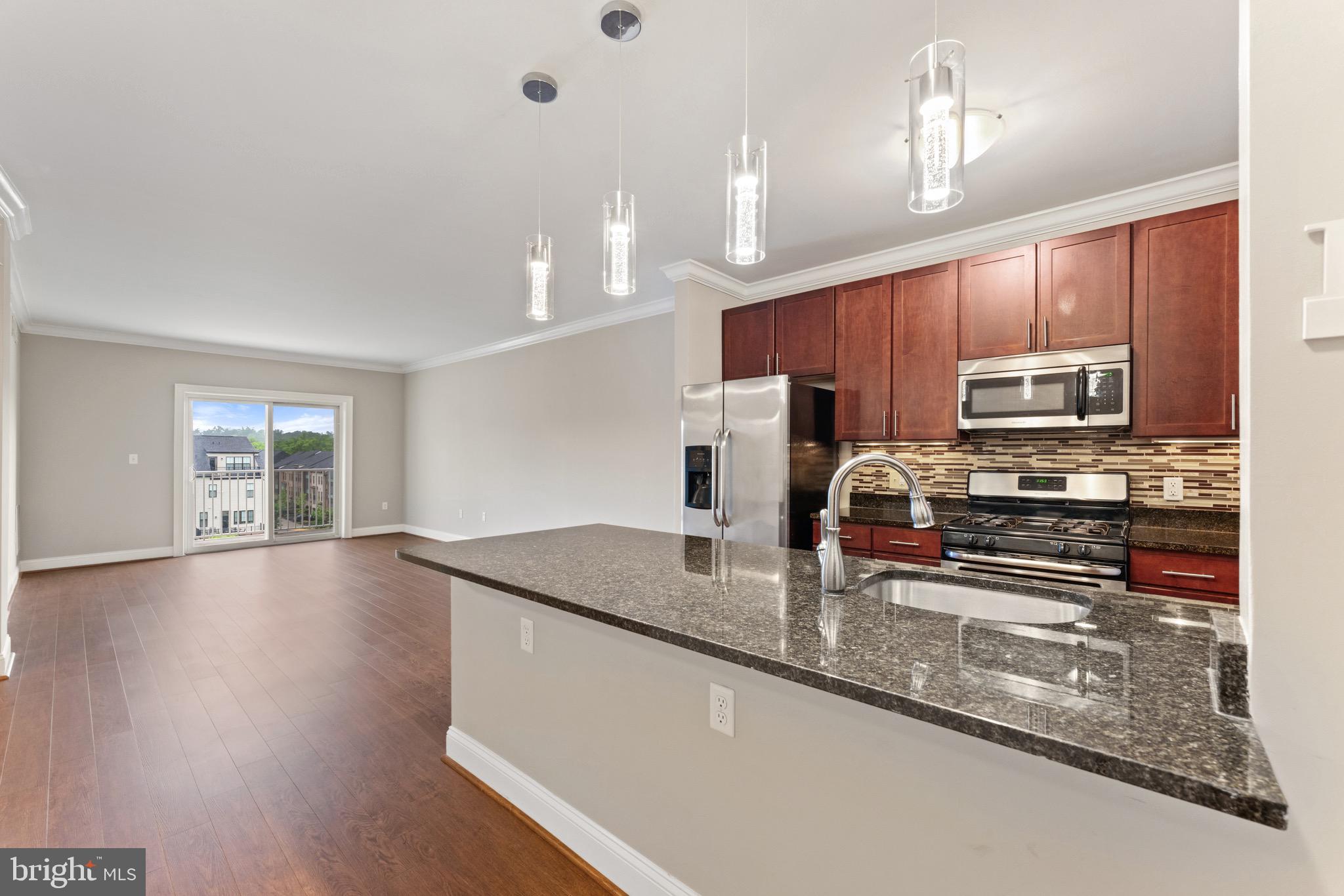 6301 Edsall Road, Unit 400 Alexandria, VA 22312 - Photo 6 of 28 Light-filled entrance area