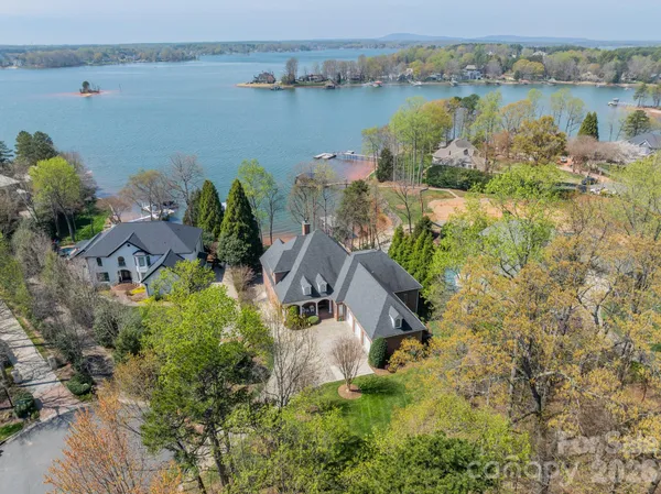 $2,499,000 | 118 Pointe Harbour Lane, Mooresville, NC 28117