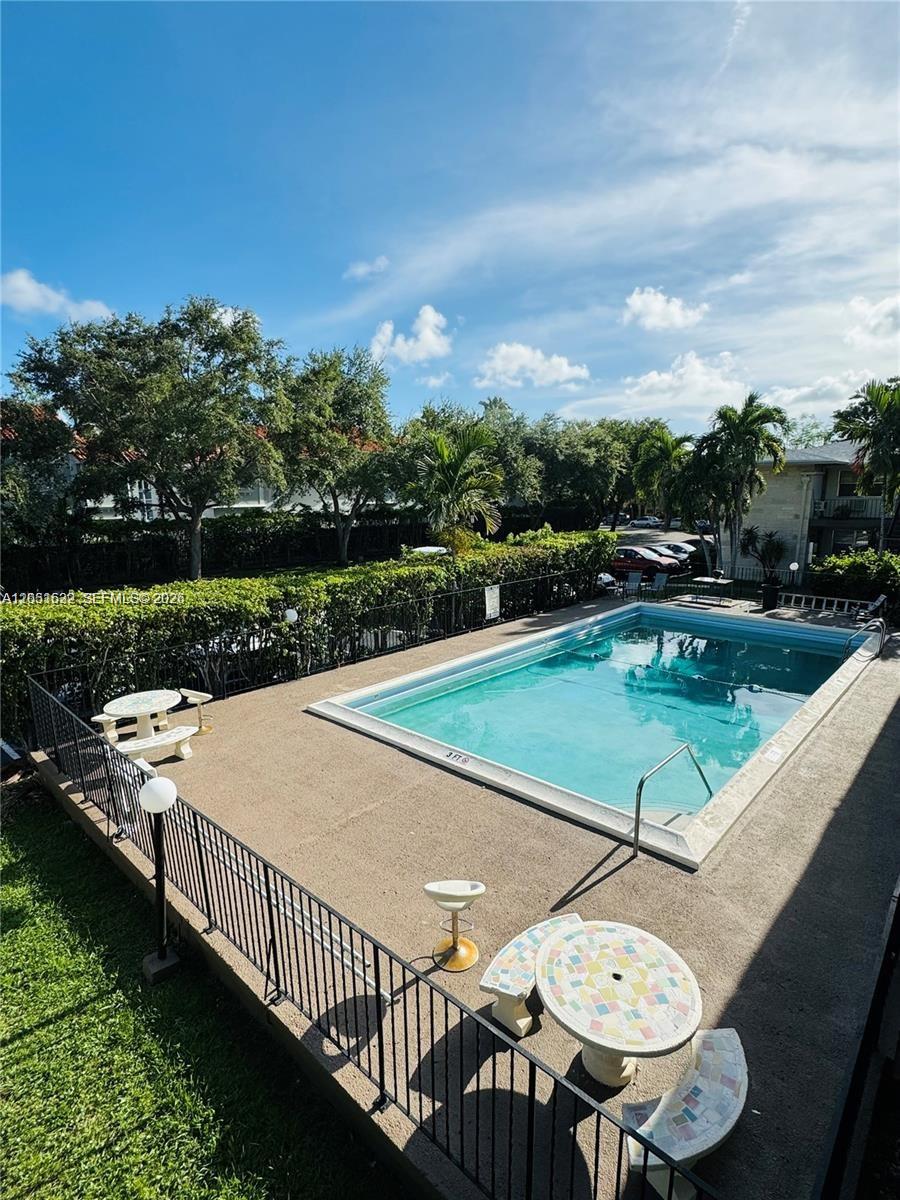 1755 Northeast 116th Road, Unit 17 North Miami, FL 33181 - Photo 19 of 19
