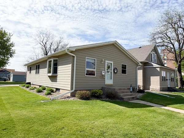$299,900 | 1224 3rd Avenue, Worthington, MN 56187