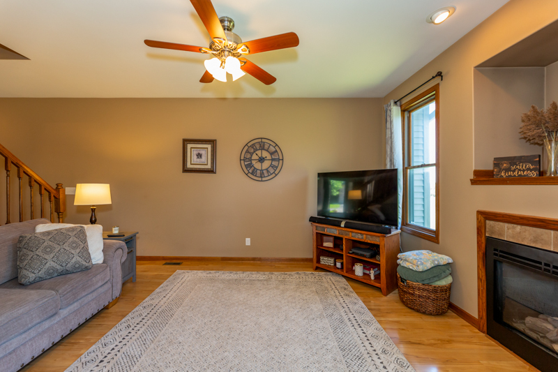 1352 Ridge Drive Sycamore, IL 60178 - Photo 11 of 44 Gallery Image 11
