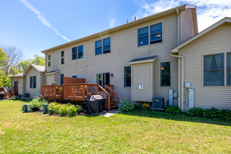 1352 Ridge Drive Sycamore, IL 60178 - Photo 7 of 44 Gallery Image 7