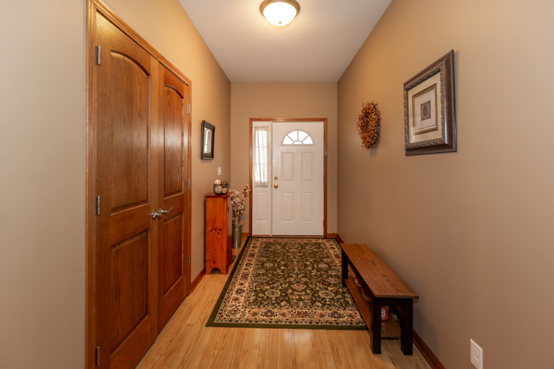 1352 Ridge Drive Sycamore, IL 60178 - Photo 8 of 44 Gallery Image 8