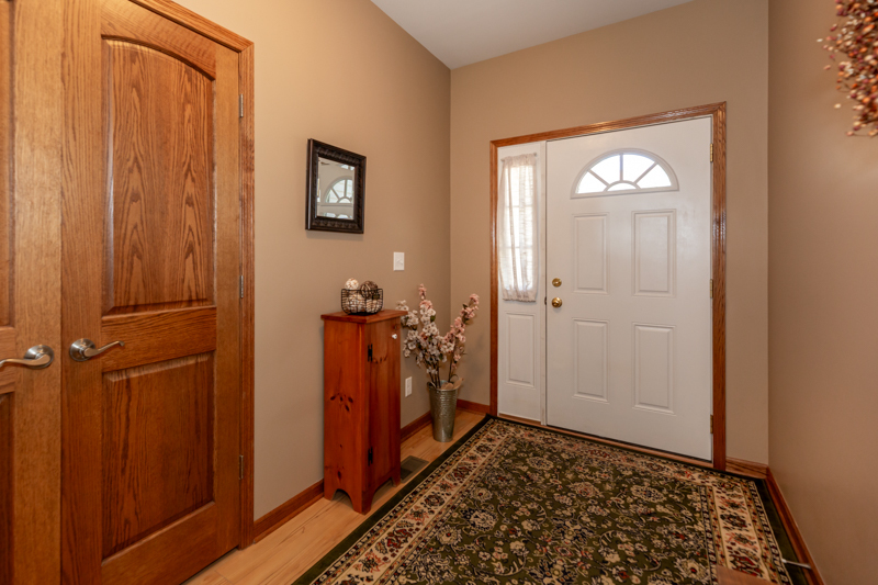 1352 Ridge Drive Sycamore, IL 60178 - Photo 9 of 44 Gallery Image 9