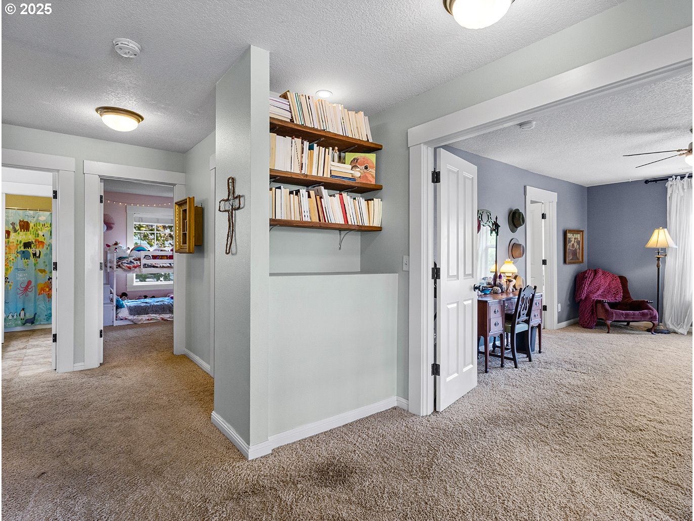 179 Southeast 46th Drive Gresham, OR 97080 - Photo 22 of 39 a view of a livingroom with furniture and closet