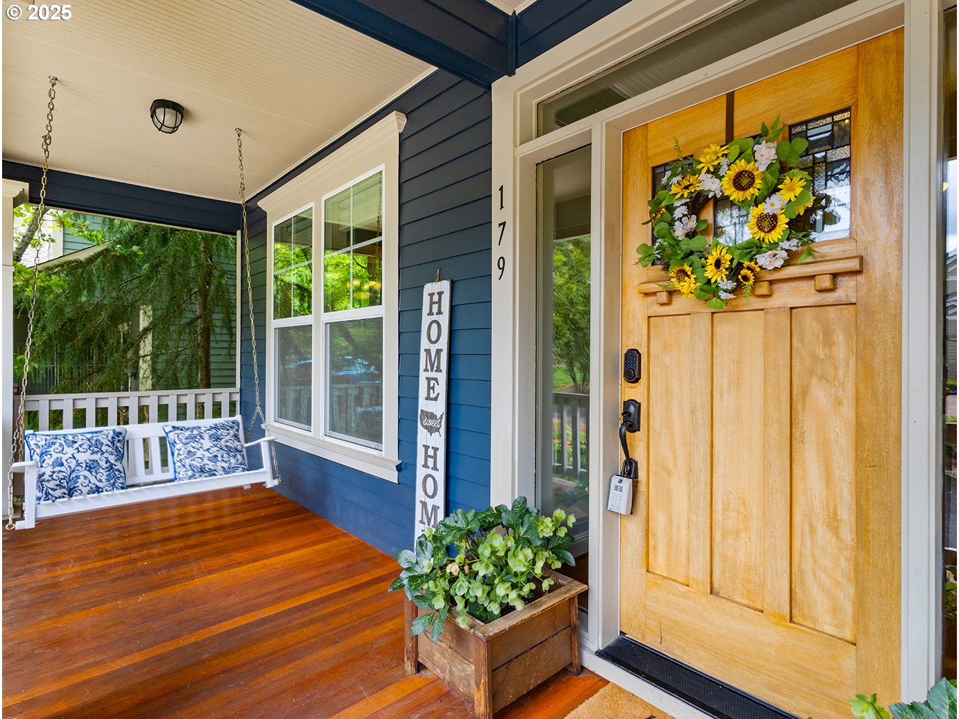 179 Southeast 46th Drive Gresham, OR 97080 - Photo 4 of 39