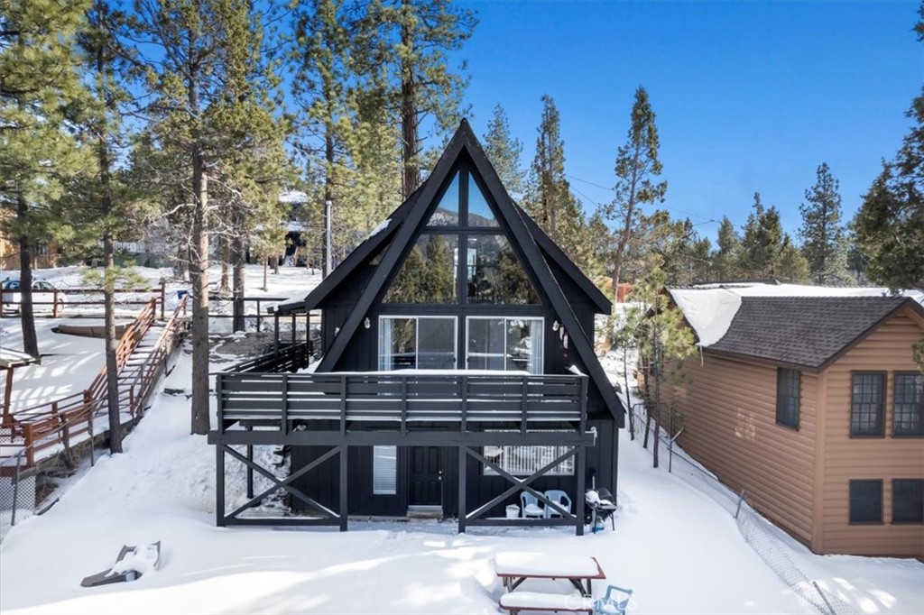 a view of house and outdoor space