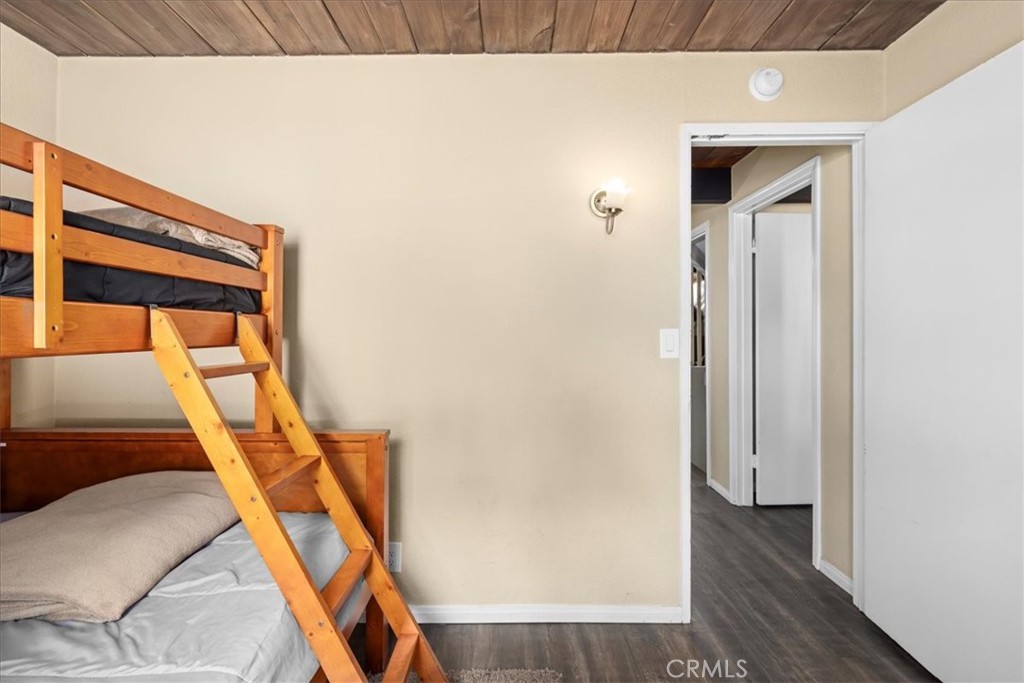 113 East Fairway Boulevard Big Bear City, CA 92314 - Photo 23 of 36 a view of an entryway