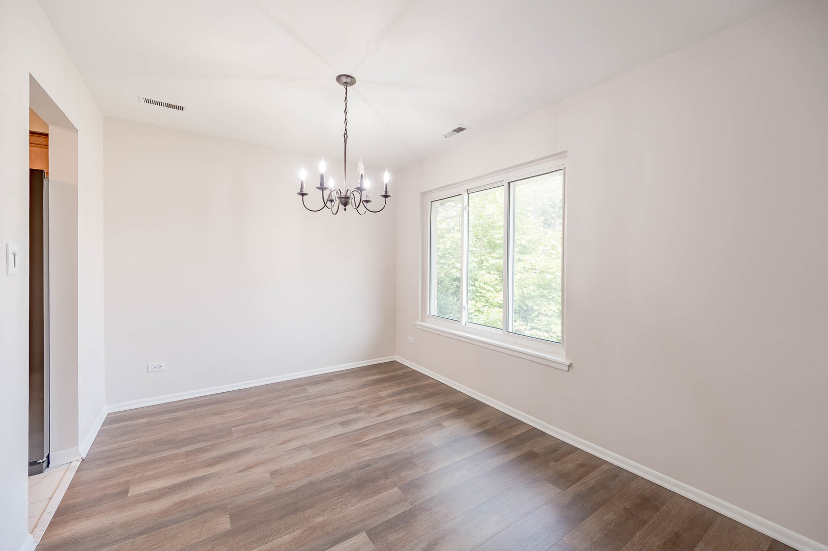 1735 Robin Circle, Unit C Hoffman Estates, IL 60169 - Photo 8 of 11