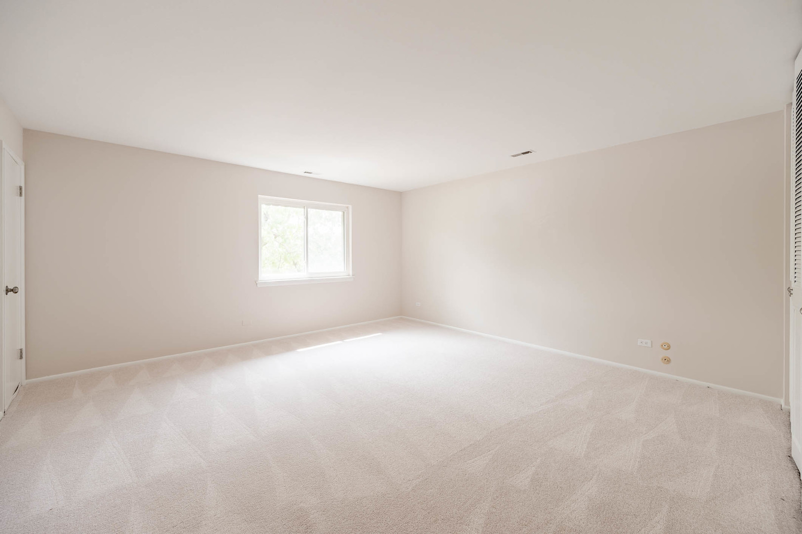 1735 Robin Circle, Unit C Hoffman Estates, IL 60169 - Photo 9 of 11