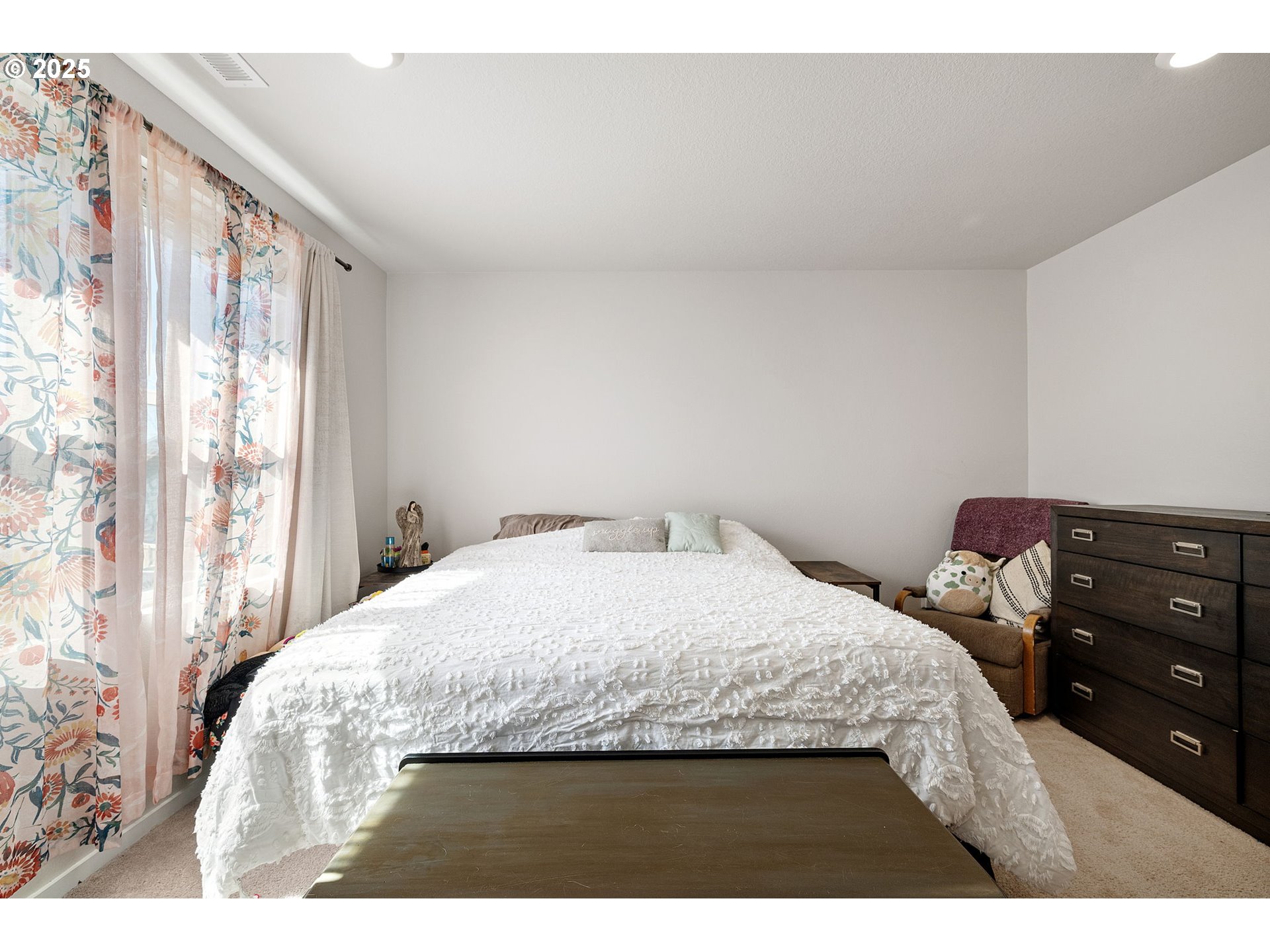 2987 V Street Springfield, OR 97477 - Photo 21 of 45 a bedroom with a bed and a window