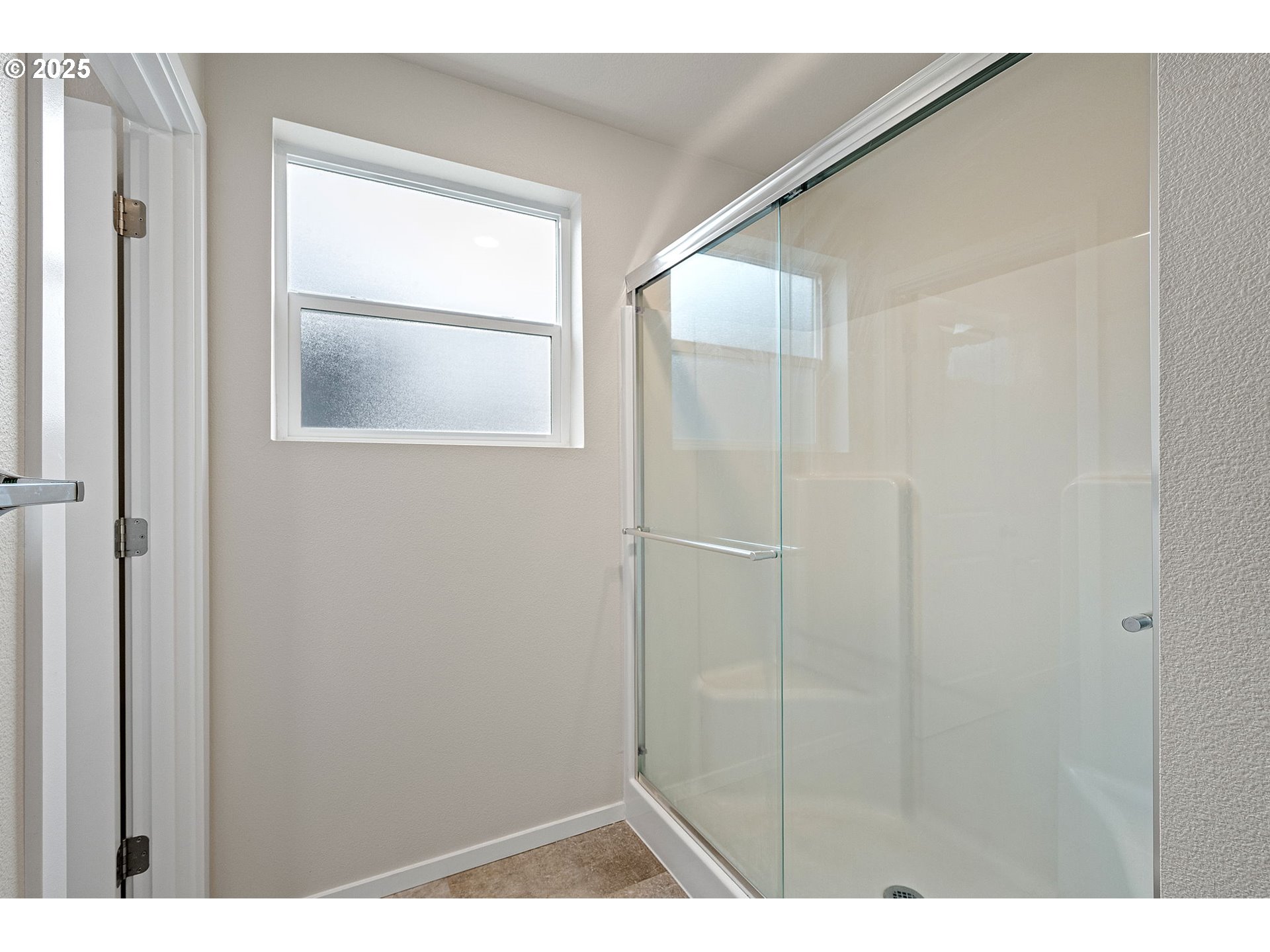 2987 V Street Springfield, OR 97477 - Photo 41 of 45 a bathroom with a window