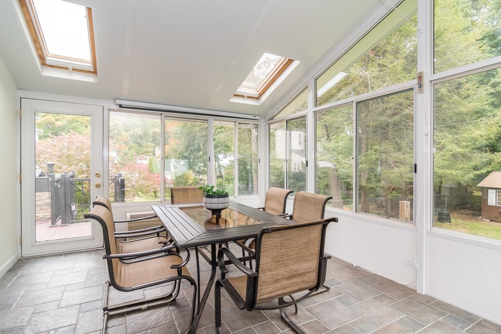 31 MacArthur Road Natick, MA 01760 - Photo 3 of 34