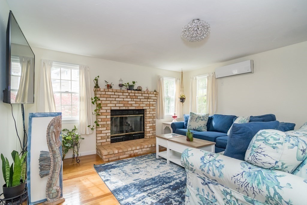 31 MacArthur Road Natick, MA 01760 - Photo 10 of 34