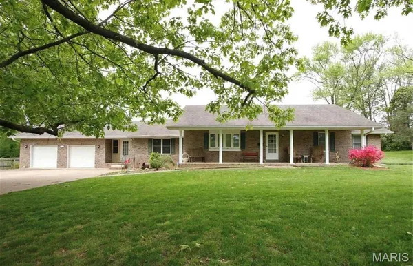 $289,000 | 2190 Morning Star Drive, Alton, IL 62002