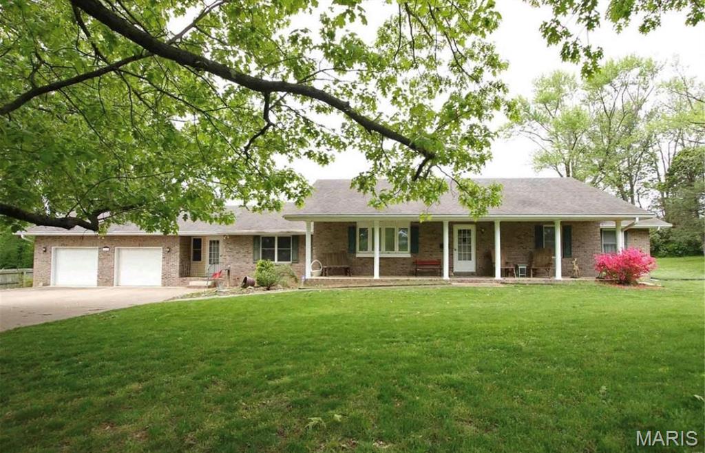 2190 Morning Star Drive Alton, IL 62002 - Photo 1 of 58