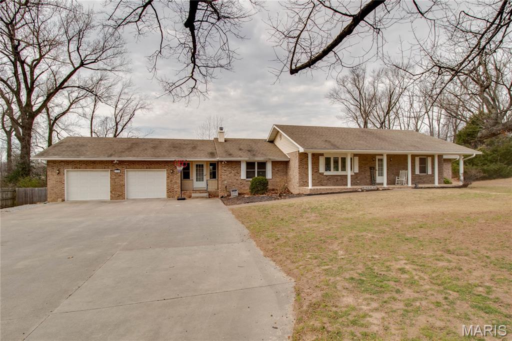 2190 Morning Star Drive Alton, IL 62002 - Photo 2 of 58