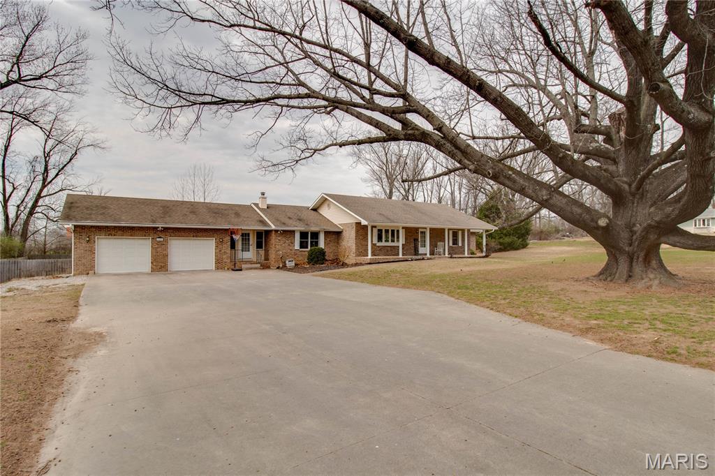 2190 Morning Star Drive Alton, IL 62002 - Photo 4 of 58