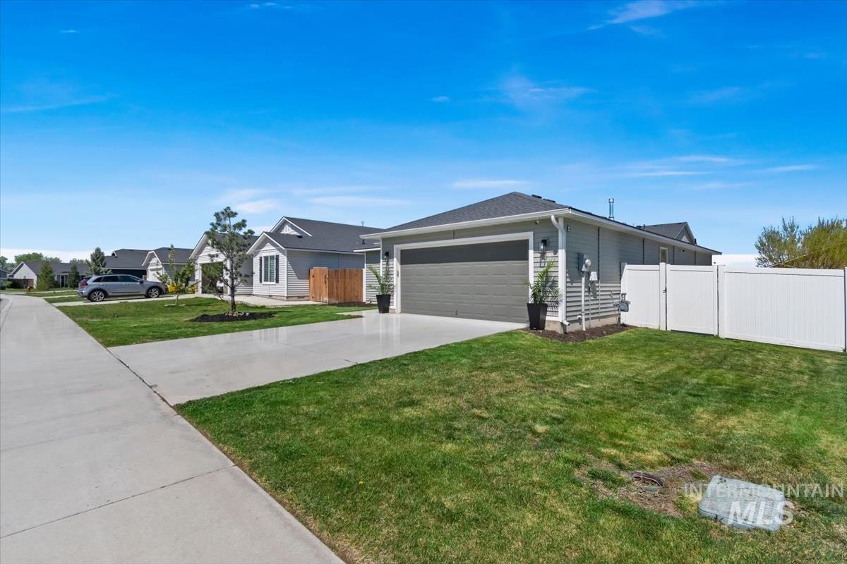 4323 Bainbridge Street Caldwell, ID 83607 - Photo 4 of 50