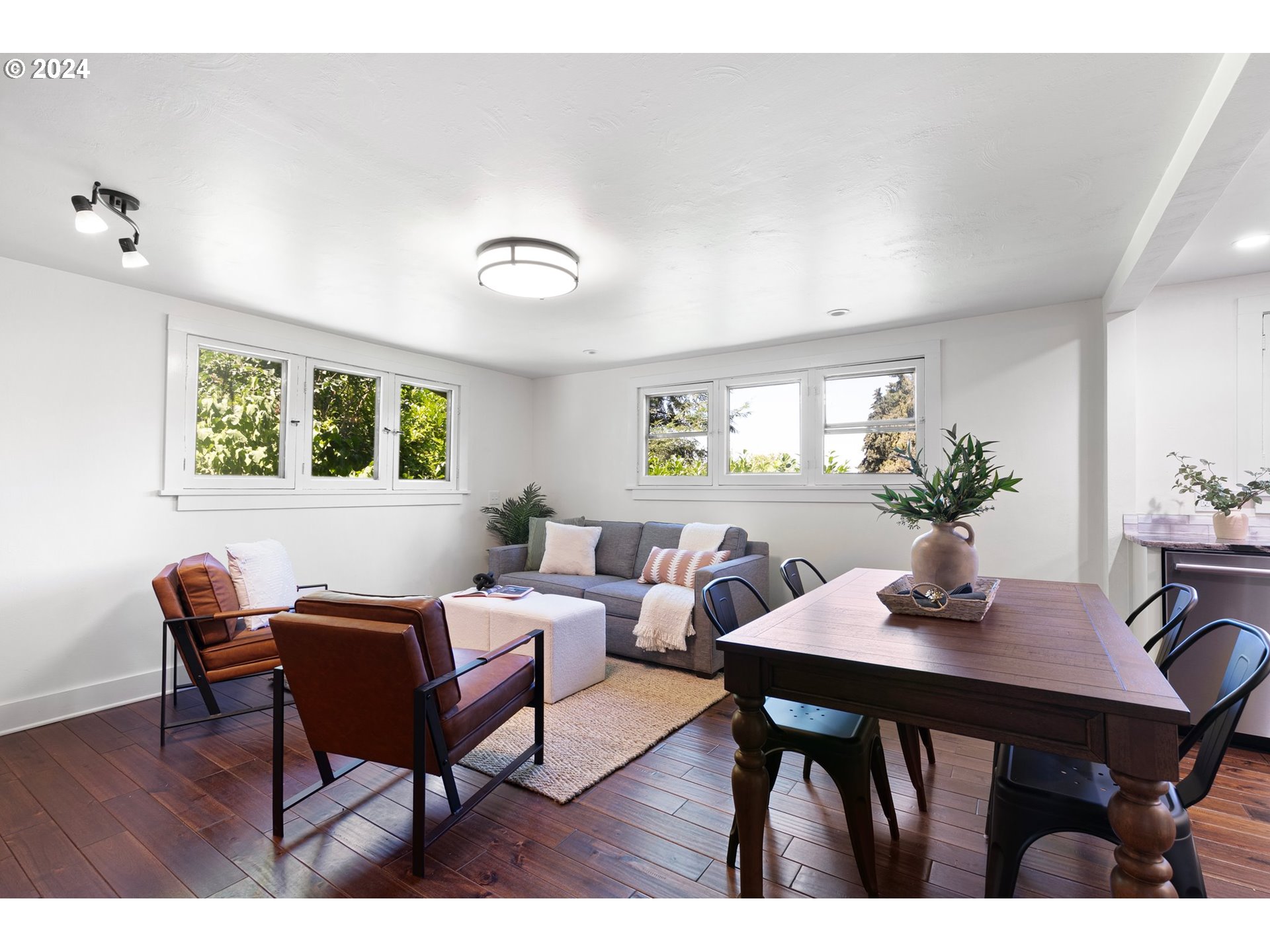 2919 Jefferson Street Eugene, OR 97405 - Photo 11 of 38 a dining room with furniture and window