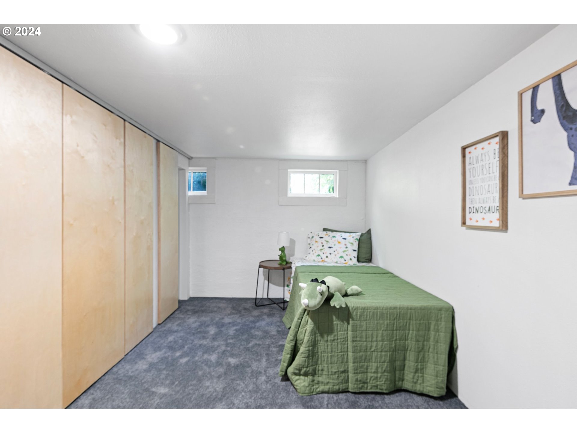 2919 Jefferson Street Eugene, OR 97405 - Photo 26 of 38 a living room with furniture and a lamp