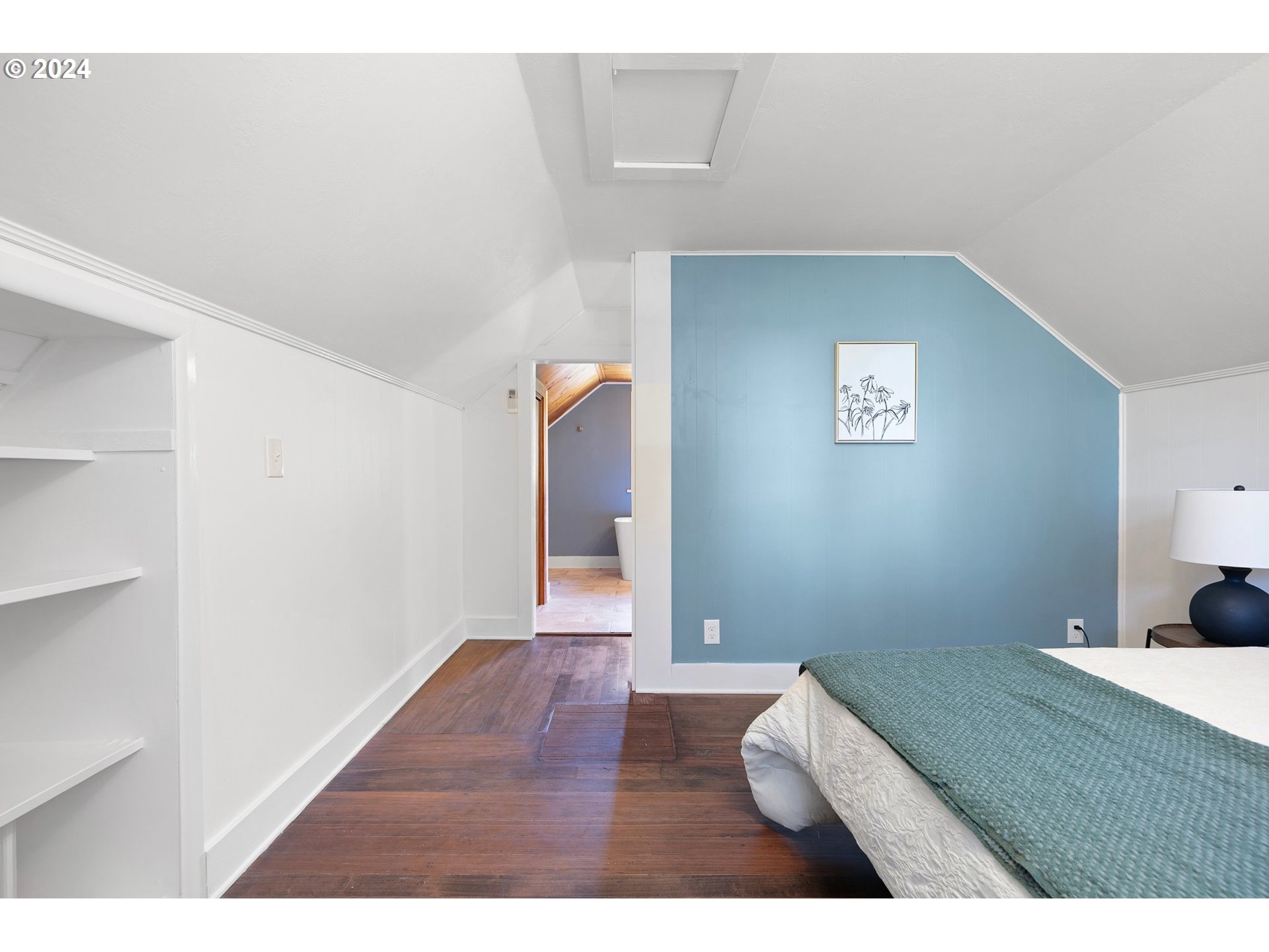 2919 Jefferson Street Eugene, OR 97405 - Photo 28 of 38 a bathroom with a sink