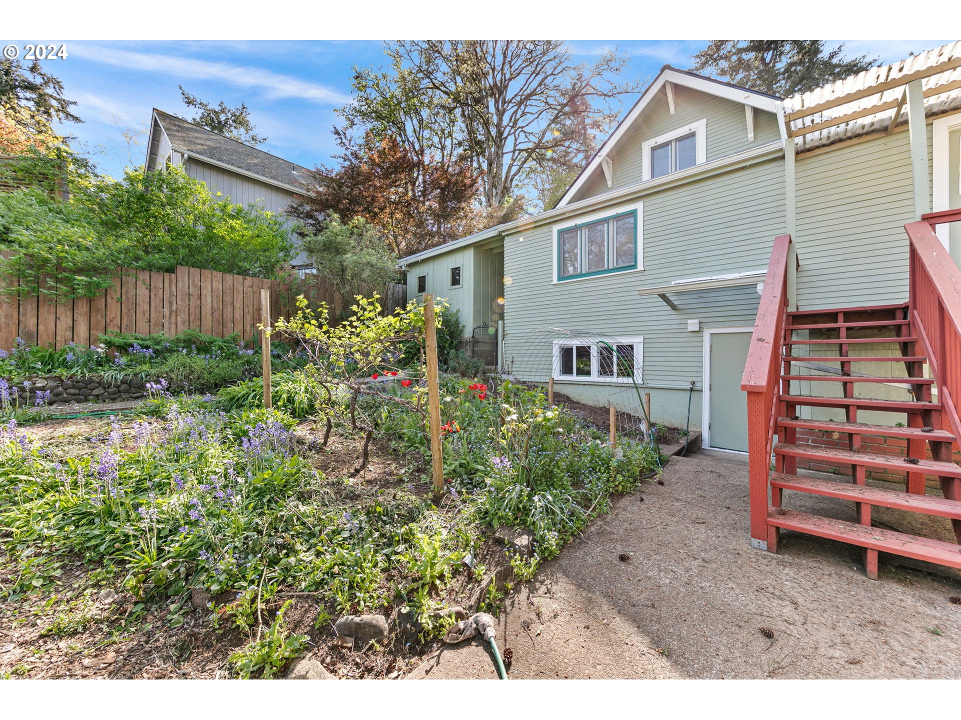 2919 Jefferson Street Eugene, OR 97405 - Photo 34 of 38 front view of a house with a yard